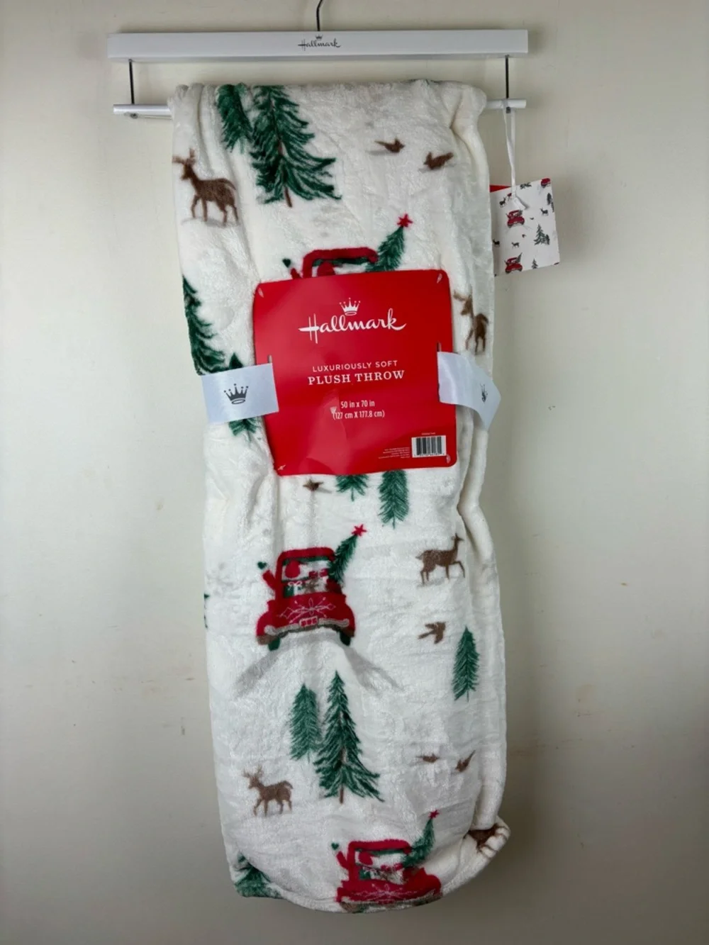 Hallmark Luxurious Soft Plush Throw-Red Trick Holiday Christmas-NWT